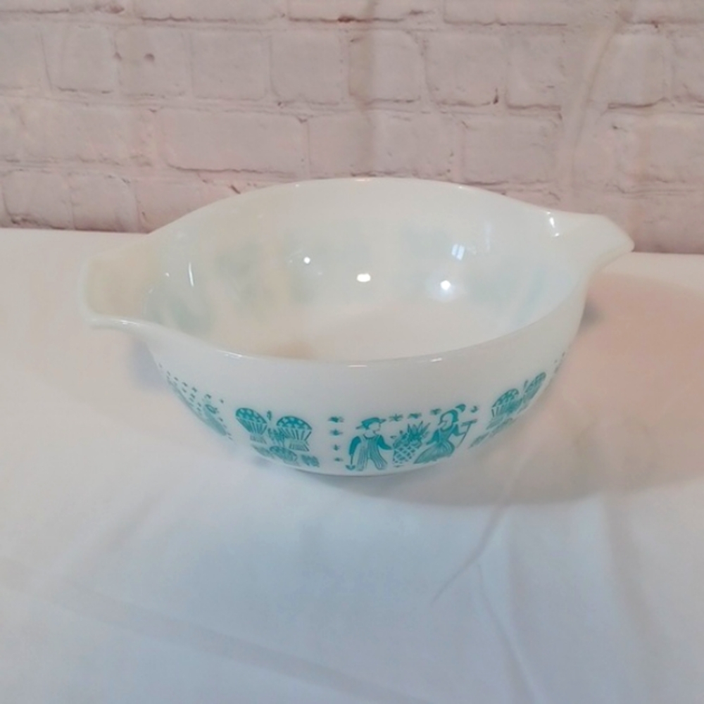 Pyrex Vintage  ButterPrint #443  Turquoise Cinderella Mixing Bowl - Picture 3 of 11